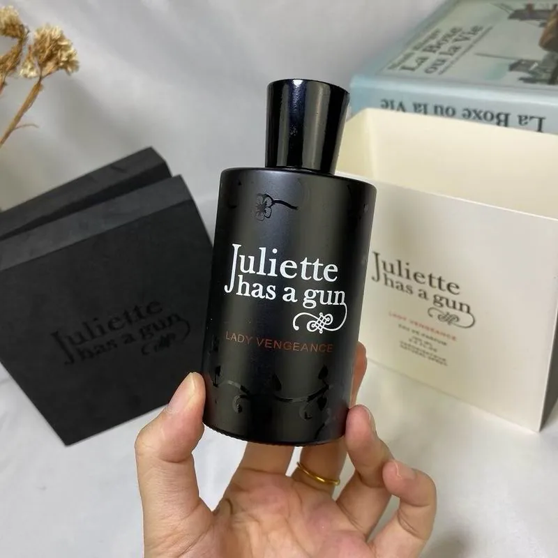 Juliette has a gun 100ml Fragrance, source view 3, SKU 100ml