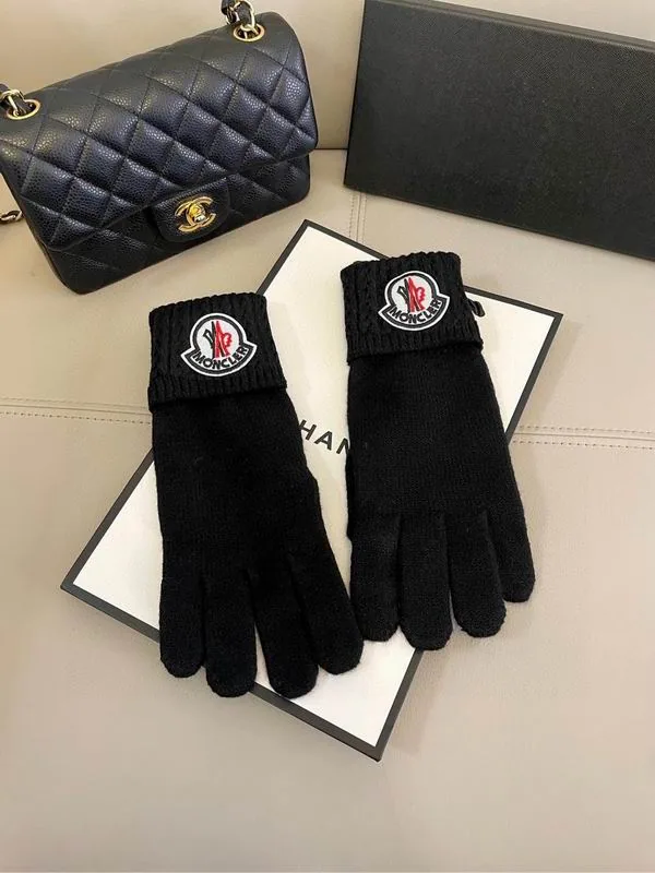 Moncler Gloves, source view 1, SKU gloves