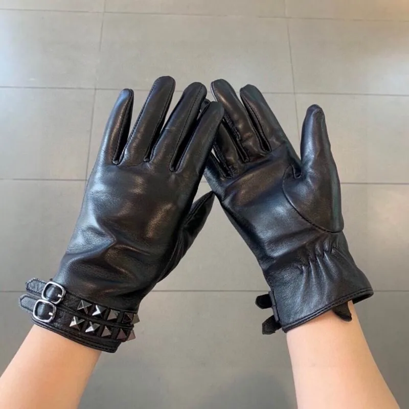 Valentino Gloves, source view 3, SKU gloves