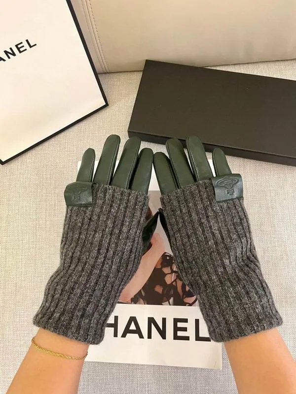 Vivienne Westwood Gloves, source view 4, SKU Westwood
