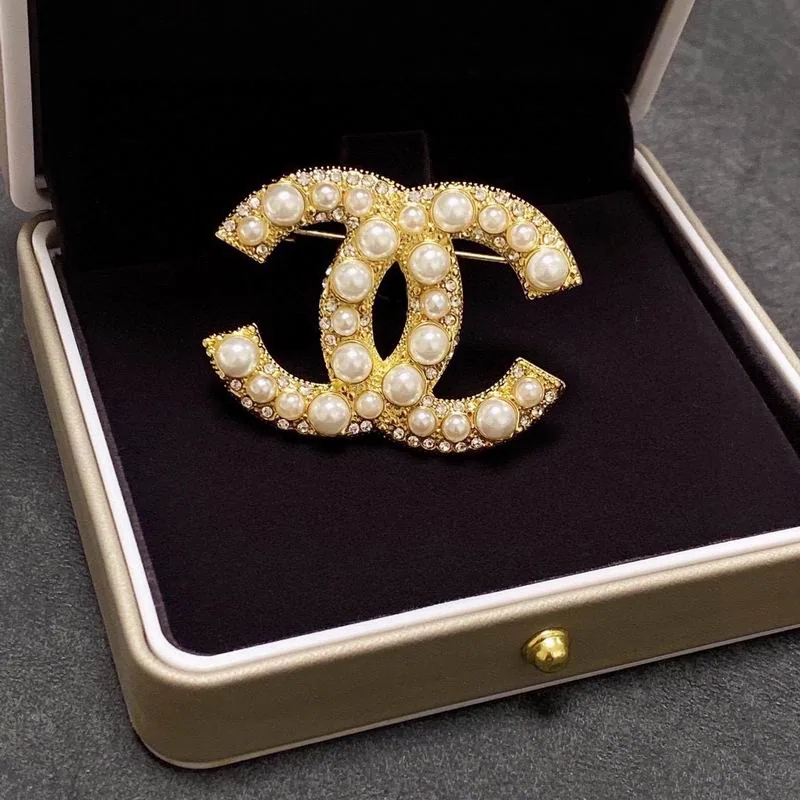 Chanel 07YXS76 Pearl-Detail Brooch, catalog view 2, 07YXS76