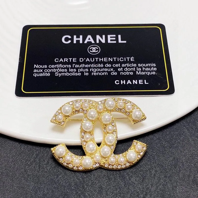 Chanel 07YXS76 Pearl-Detail Brooch, catalog view 4, 07YXS76