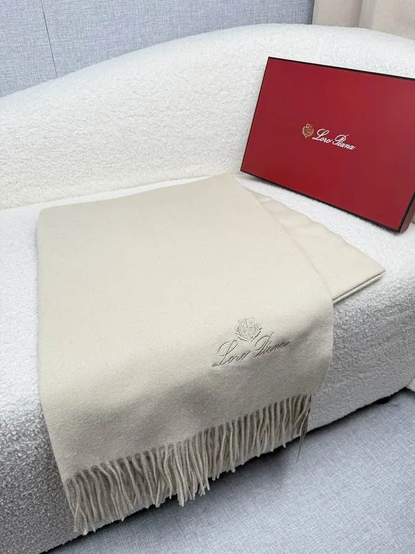 Loro Piana SRC4176684 Scarf, source view 3, SKU SRC4176684