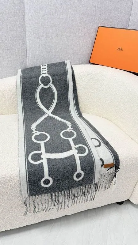 Hermes HM Chain-Pattern Scarf, catalog view 2, HM-01