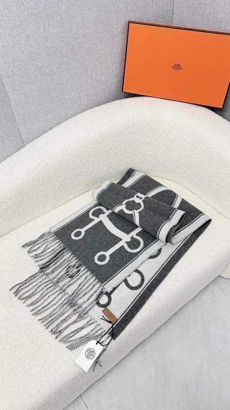 Hermes HM Chain-Pattern Scarf, catalog view 3, HM-01