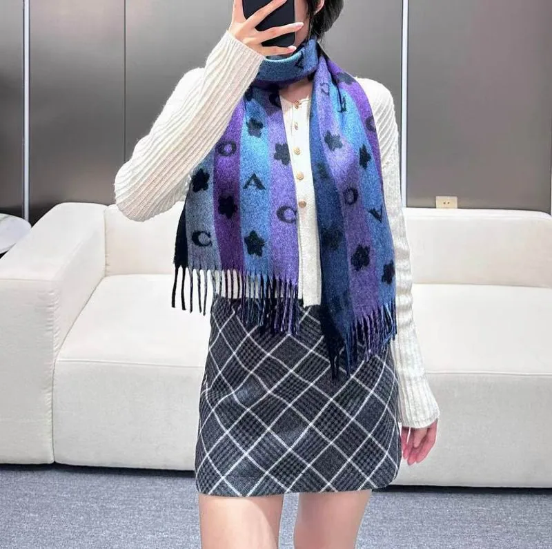 LV SRC4177549 Scarf, source view 4, SKU SRC4177549