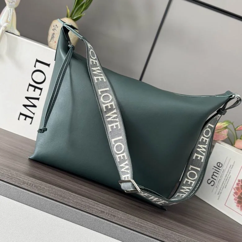 Loewe Black Cubi Large Shoulder Bag, source view 1, 4