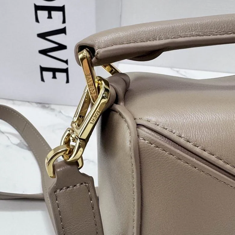 Loewe Featherlight Puzzle 062502 Taupe Shoulder Bag taupe geometric shoulder bag with top handle and detachable strap view 5
