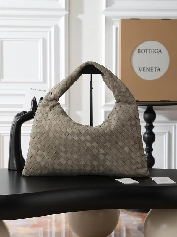 Bottega Veneta Hop 796262 Grey Shoulder Bag grey woven-look shoulder bag with curved hobo shape view 3