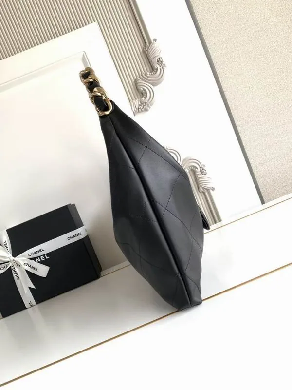 Chanel AS5834 Black Quilted Shoulder Bag, catalog view 4, AS5834