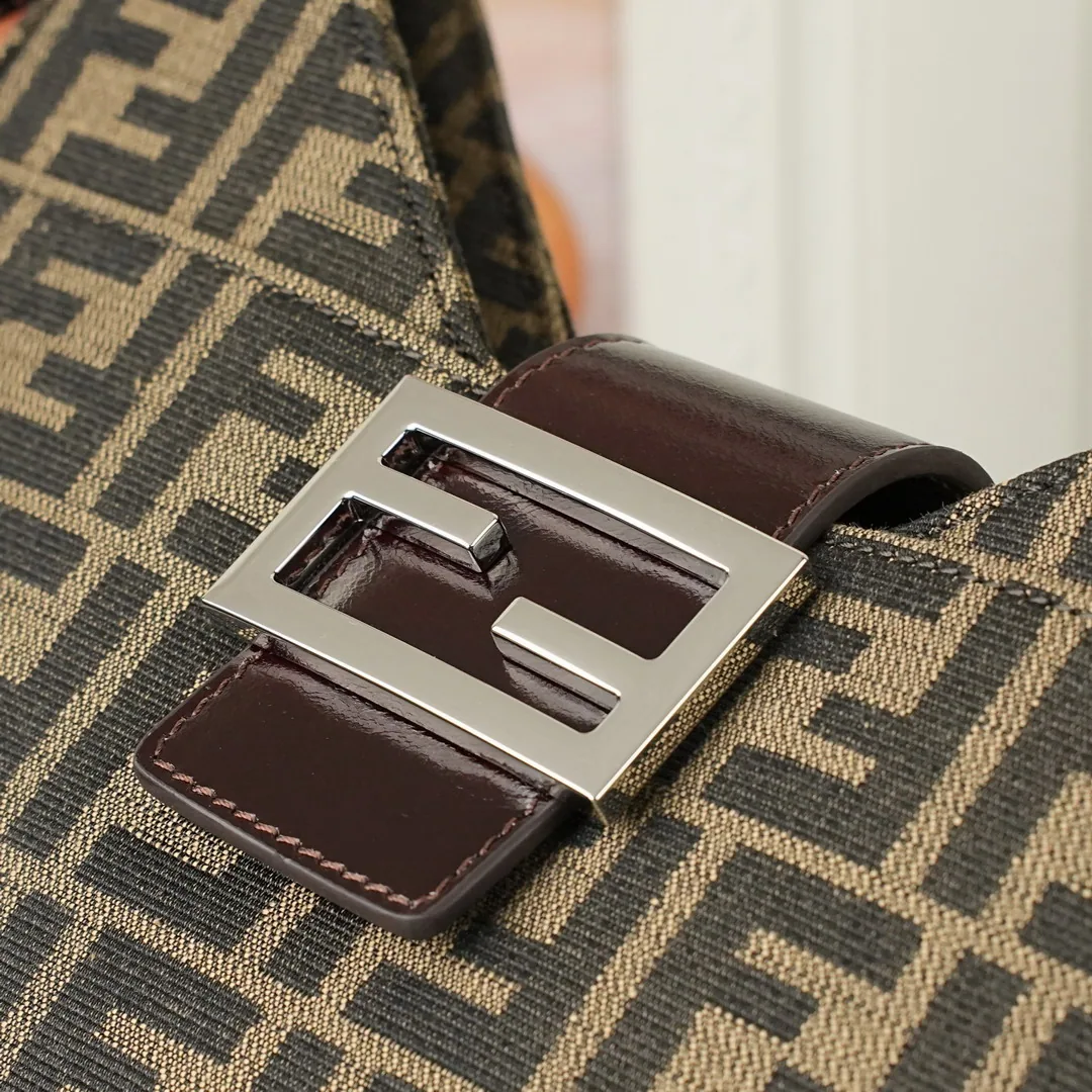 Fendi Vintage Pattern 29cm Shoulder Bag, catalog view 5, Vintage-29-jj1