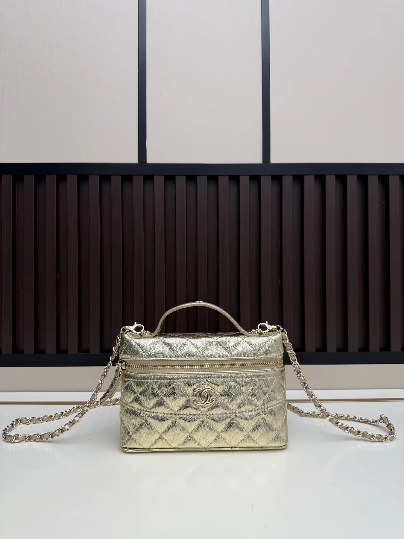 Chanel 09140-06580 Top-Handle Bag, source view 1, SKU 09140-06580