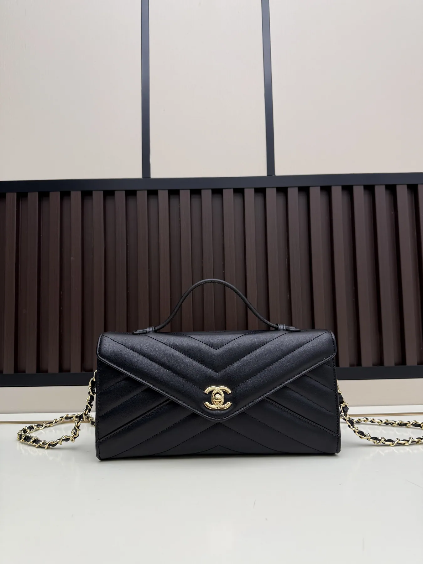 Chanel 09170 Shoulder Bag, source view 4, SKU 09170