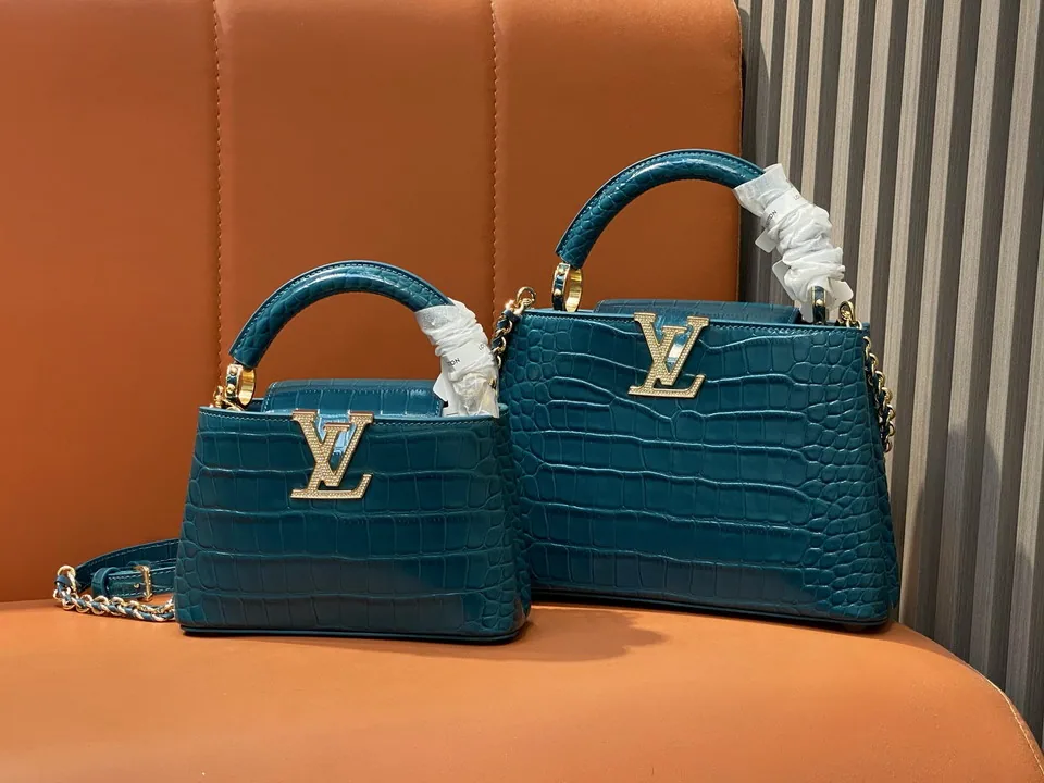 Cap M13737 Top-Handle Bag, source view 2, SKU M13737