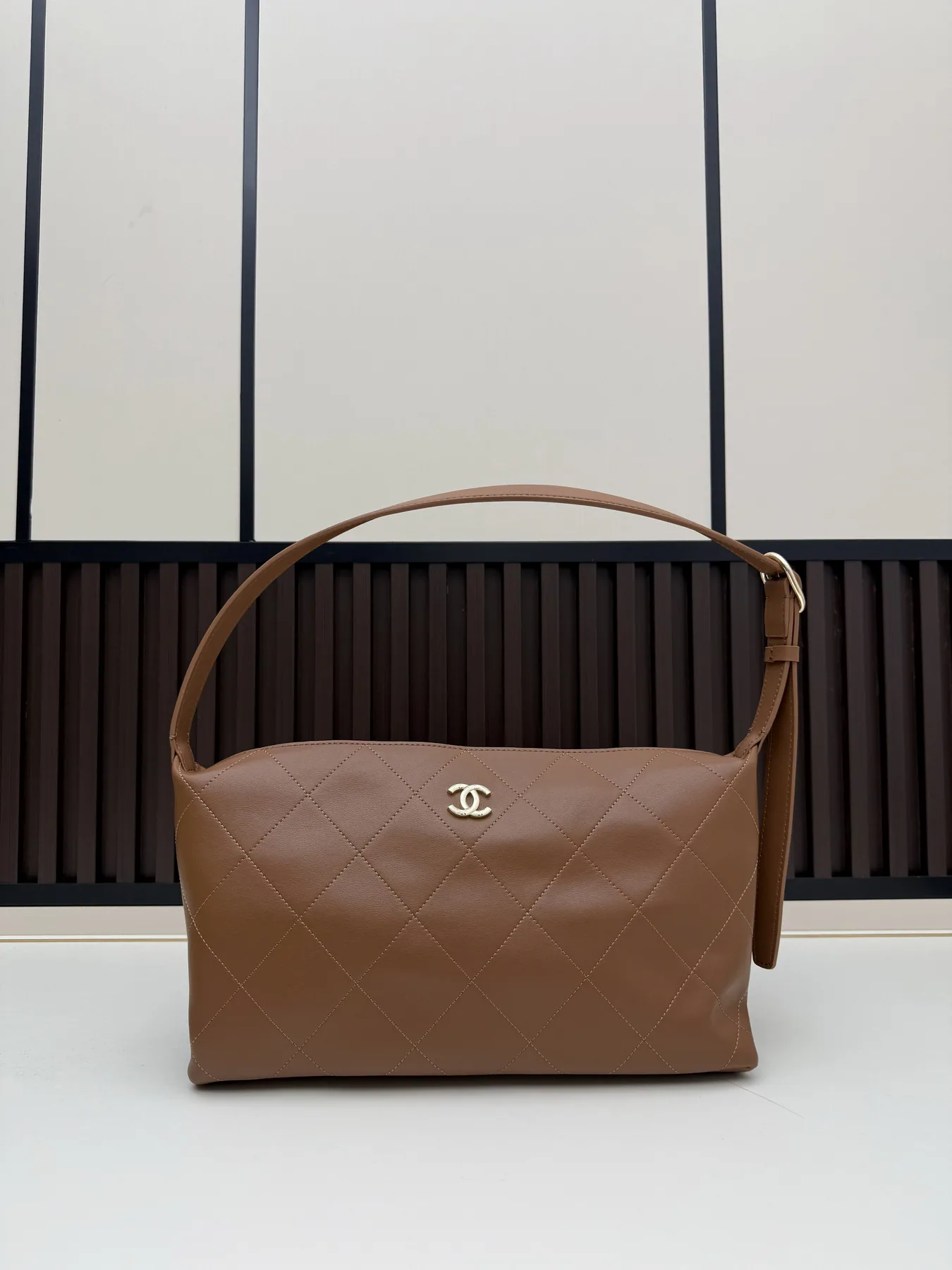 Chanel 07084 Shoulder Bag, source view 1, SKU 07084