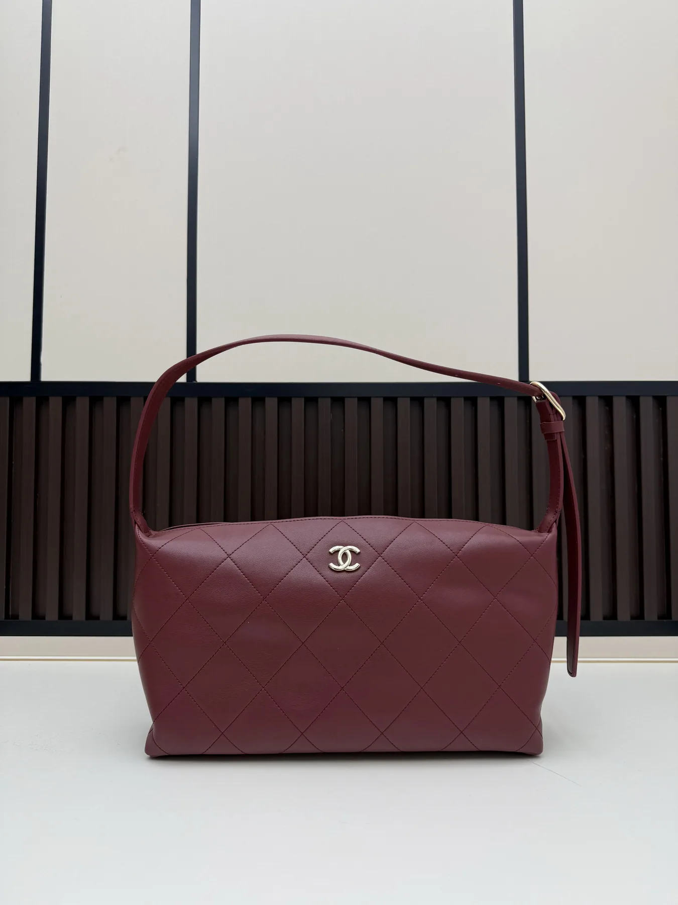 Chanel 07084 Shoulder Bag, source view 2, SKU 07084