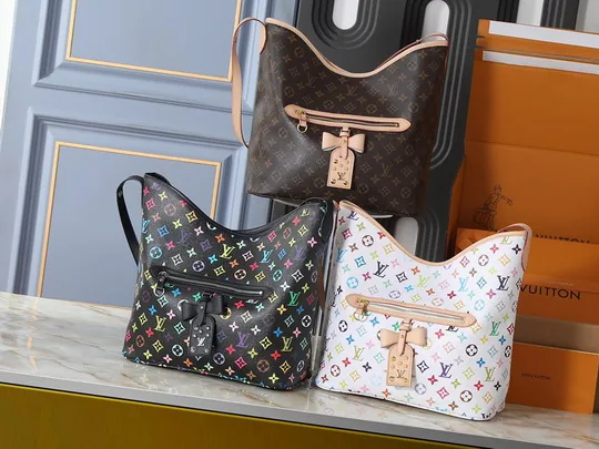 Lineup M27582 Tote Bag, source view 4, SKU M27582