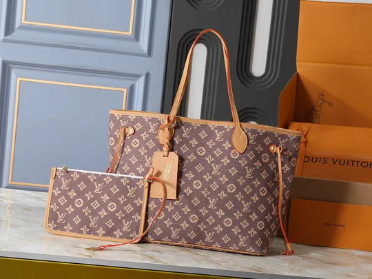 Neverfull M40995 Tote Bag, source view 1, SKU M40995