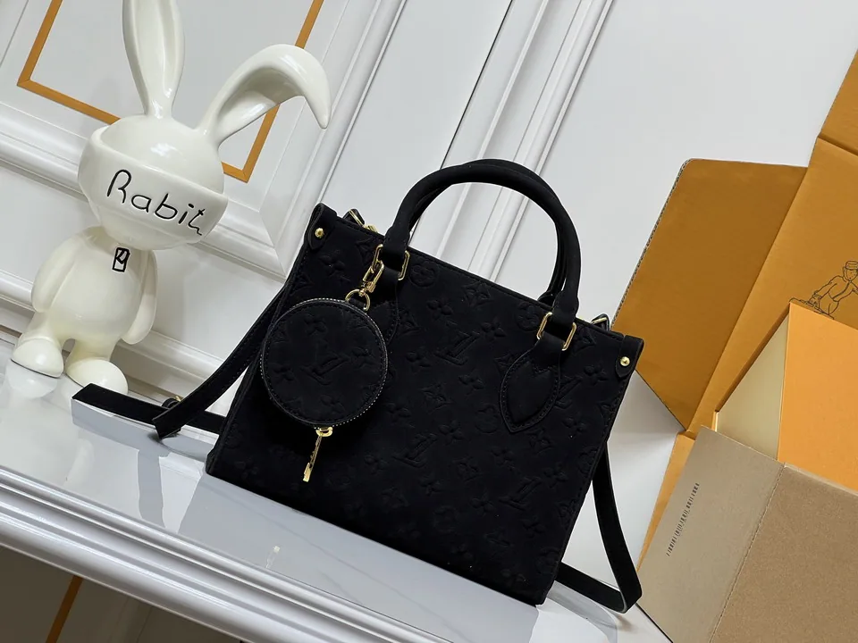 On M46373 Tote Bag, source view 1, SKU M46373