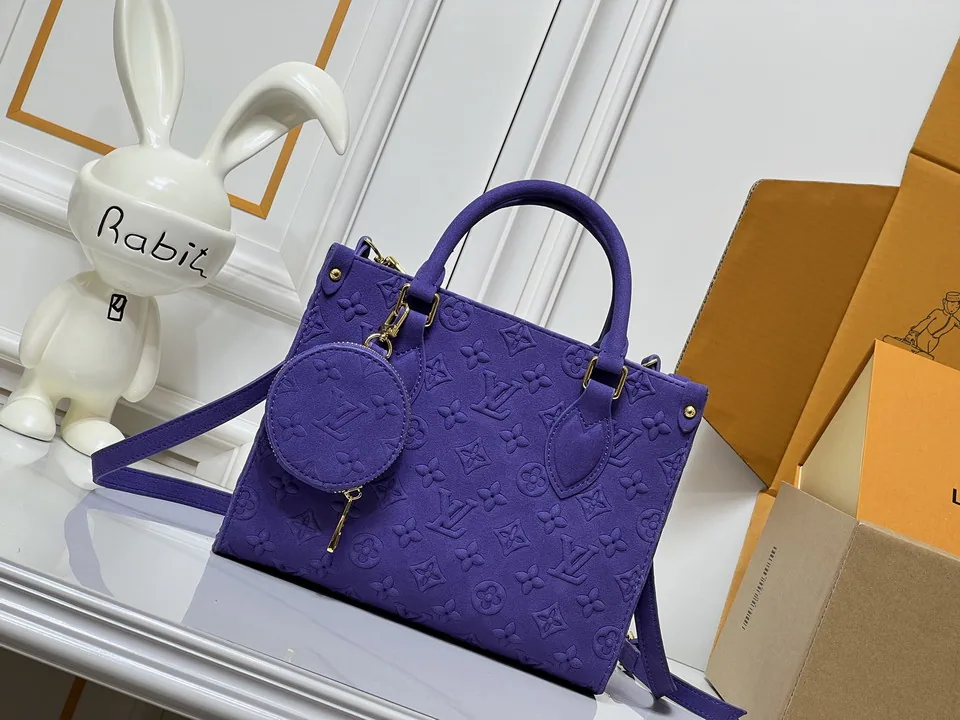 On M46373 Tote Bag, source view 3, SKU M46373