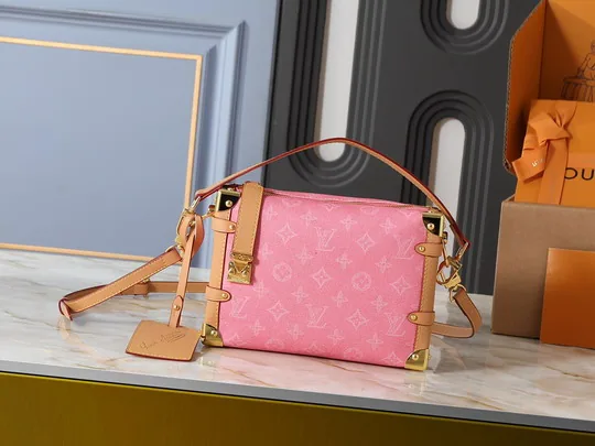 Side M46358 Crossbody Bag, source view 3, SKU M46358