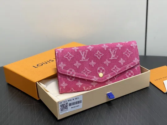 Sarah M28280 Pattern Envelope Wallet, source view 2, SKU M28280