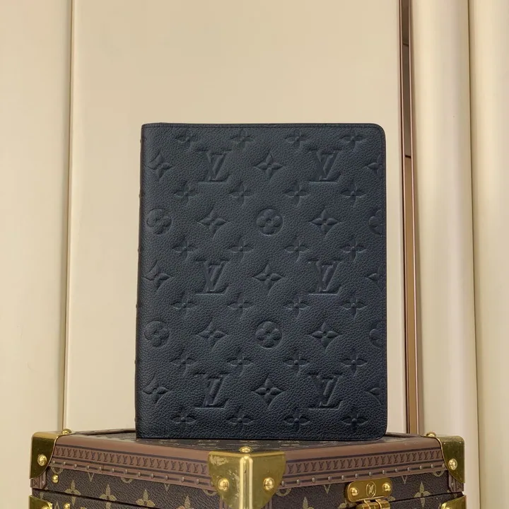 R20100 18 Tall Bifold Wallet, source view 4, SKU 18