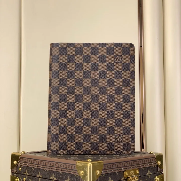 R20100 18 Tall Bifold Wallet, source view 5, SKU 18