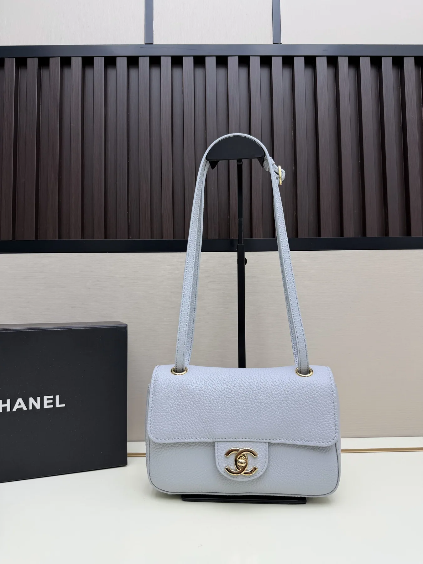 Chanel 060 Flap Shoulder Bag, source view 1, SKU 060
