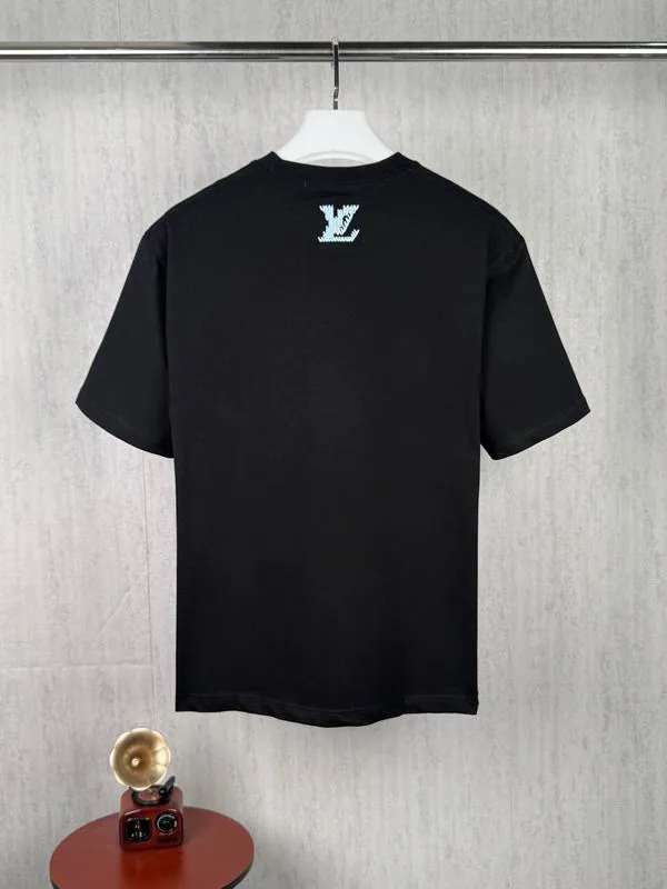 LV lzytx0376 Paint-Letter Graphic T-Shirt, source view 5, SKU lzytx0376