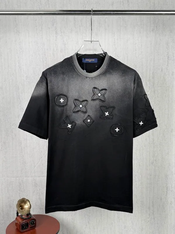 LV lzytx0366 Raised Logo Graphic T-Shirt, source view 2, SKU lzytx0366