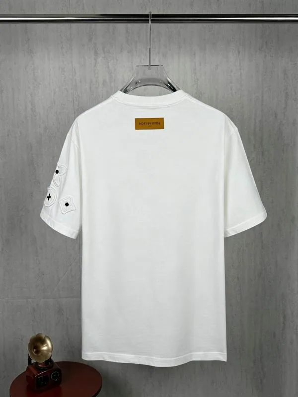 LV lzytx0366 Raised Logo Graphic T-Shirt, source view 4, SKU lzytx0366