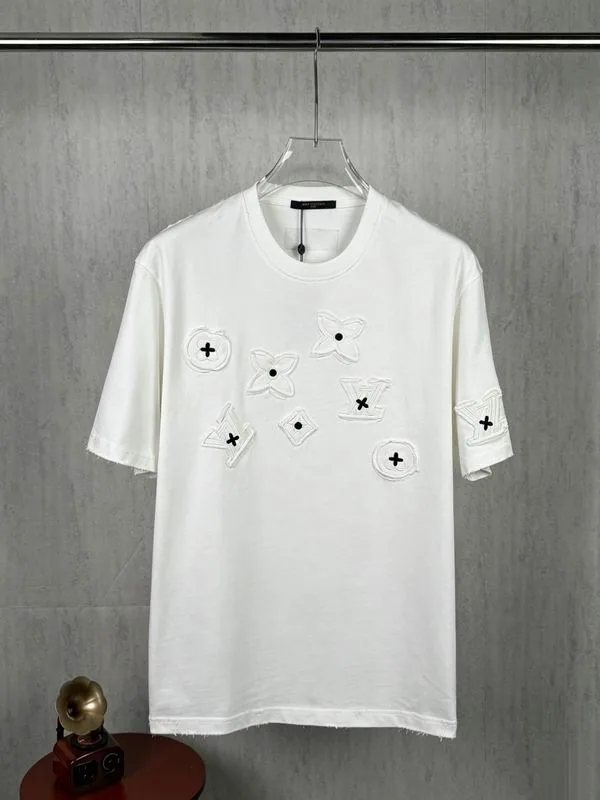 LV lzytx0366 Raised Logo Graphic T-Shirt, source view 5, SKU lzytx0366