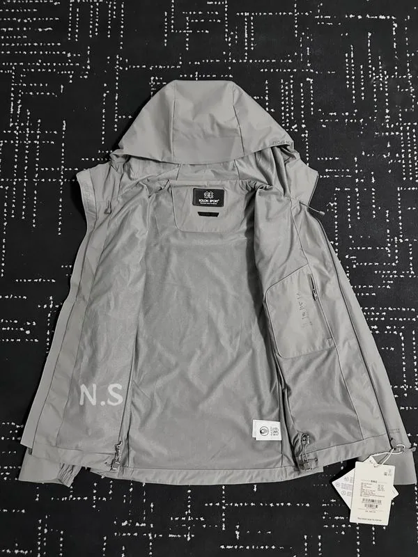 Kolon bhtxB13 Color-Block Hooded Jacket, source view 2, SKU bhtxB13