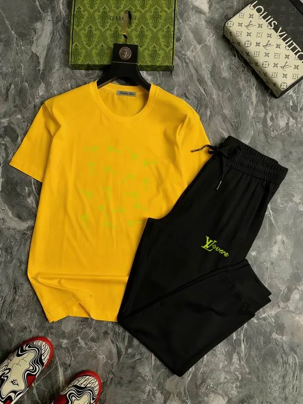 LV 13xr51 Graphic T-Shirt and Shorts Set, source view 4, SKU 13xr51