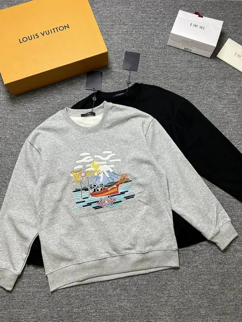 LV Graffiti Graphic Crewneck Sweatshirt, catalog view 3, hgntx124