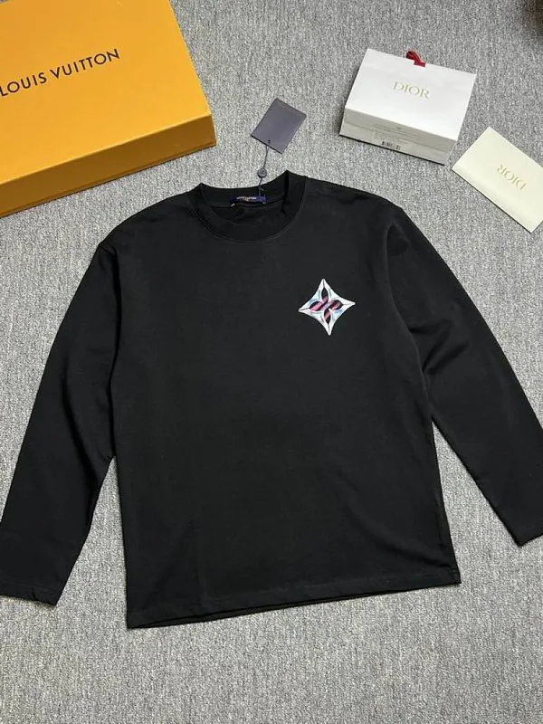 LV iridescent star graphic long-sleeve tops in white and black hgntx160