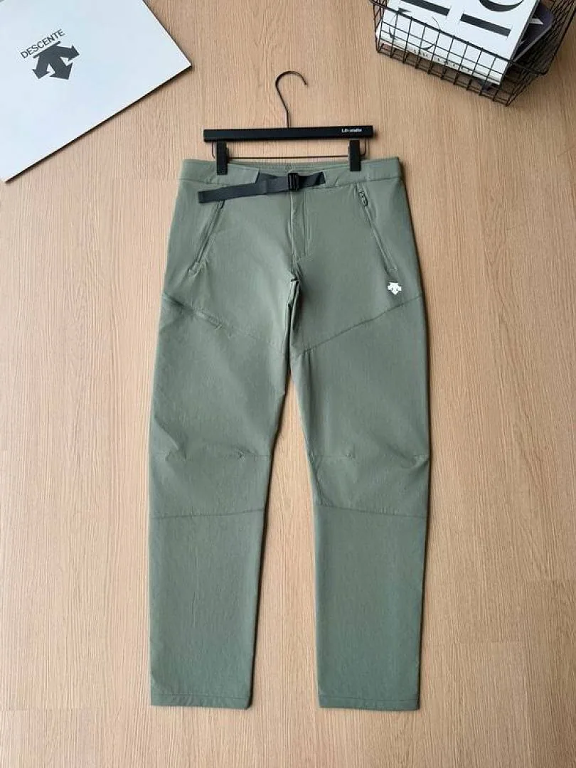 Descente sage green tapered pants front product view hgntx54