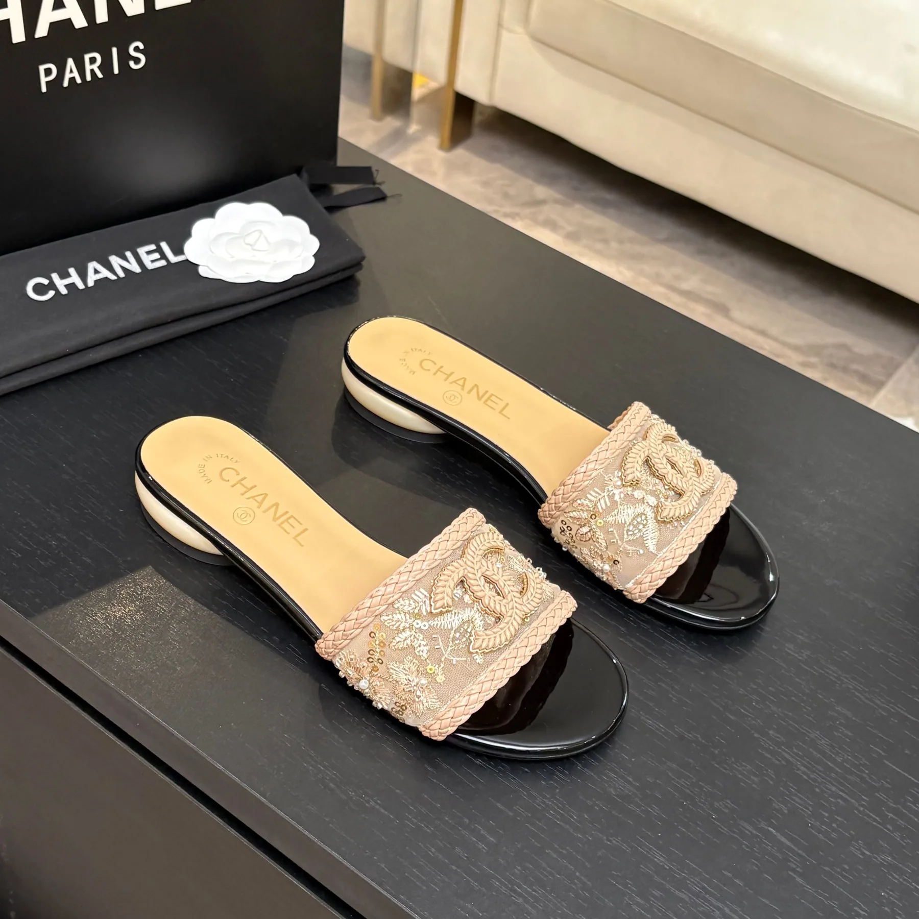 Chanel mns0701 Pattern Slide Sandals, source view 4, SKU mns0701