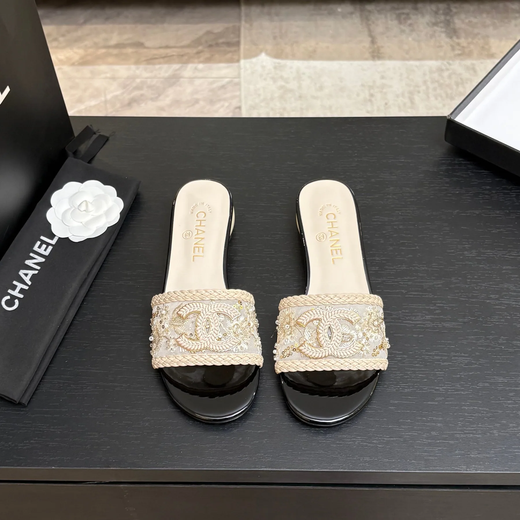 Chanel mns0701 Pattern Slide Sandals, source view 5, SKU mns0701