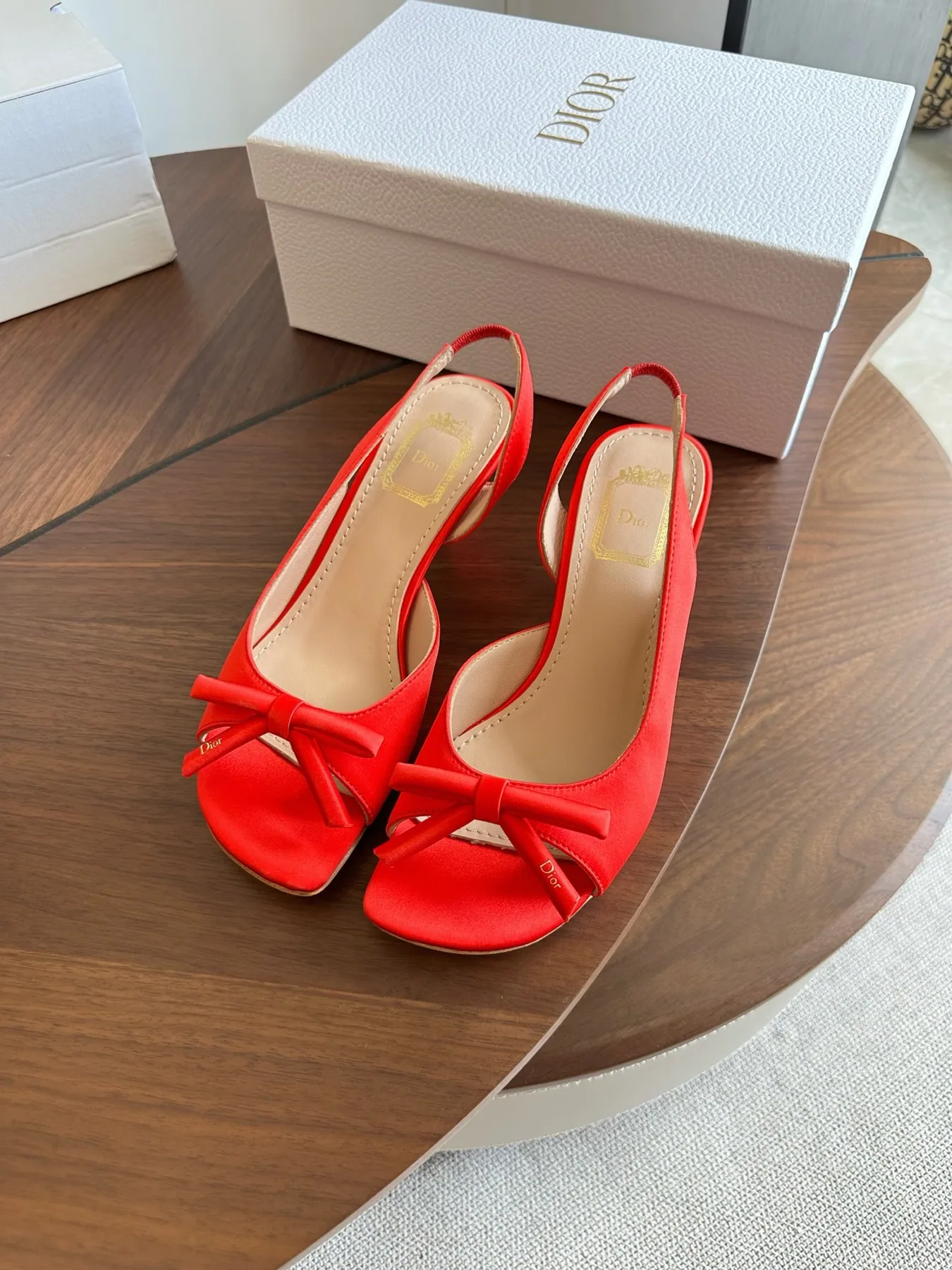 Dior mns0706 Bow Slingback Flats, source view 1, SKU mns0706