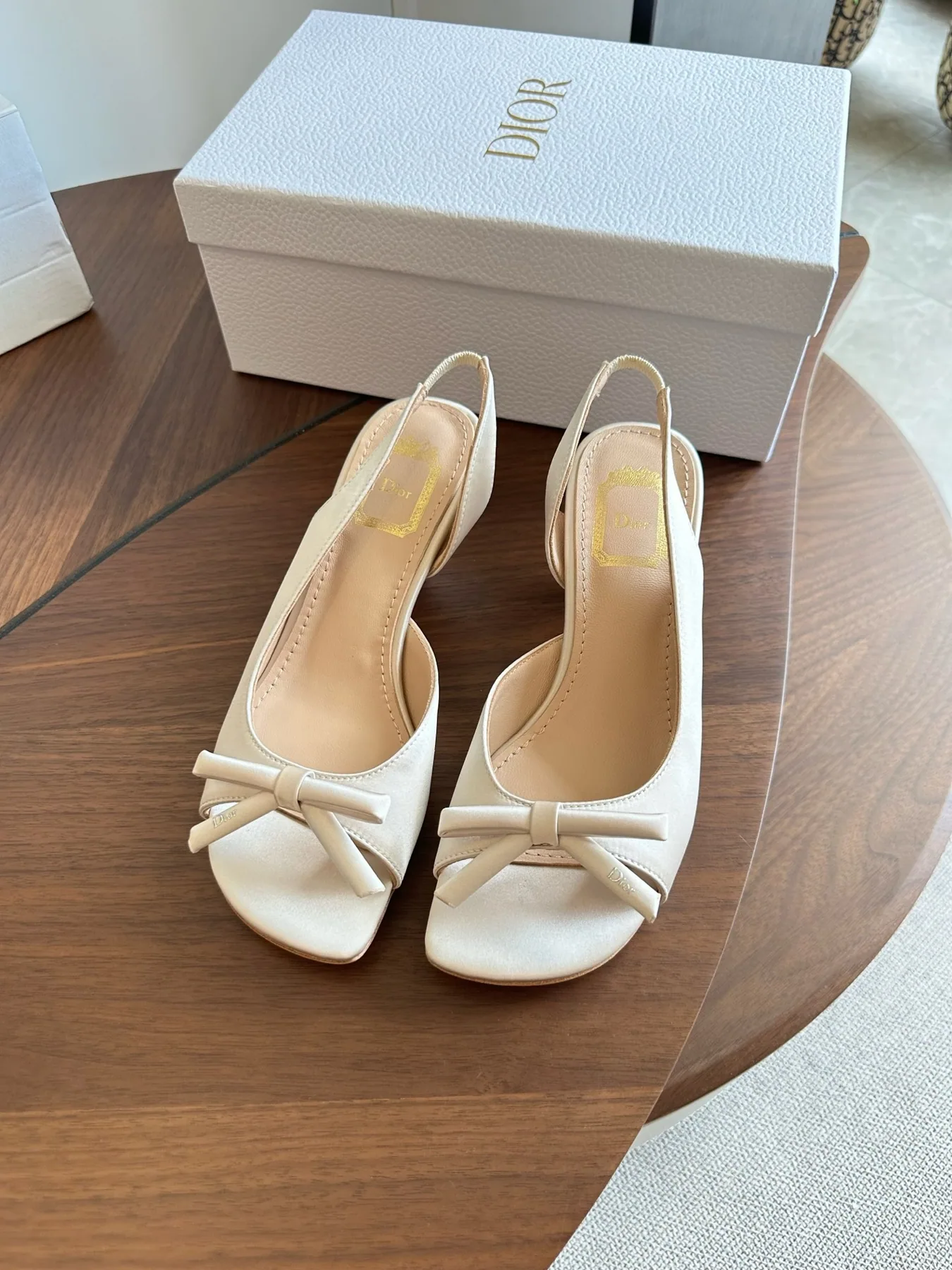 Dior mns0706 Bow Slingback Flats, source view 3, SKU mns0706