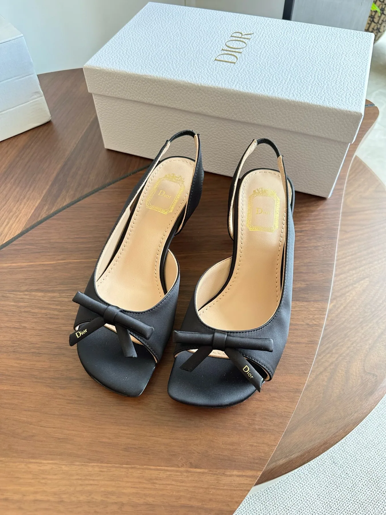 Dior mns0706 Bow Slingback Flats, source view 5, SKU mns0706