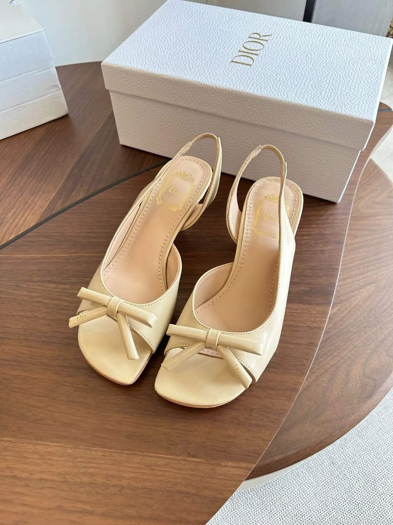 Dior mns0705 Bow Slingback Flats, source view 4, SKU mns0705