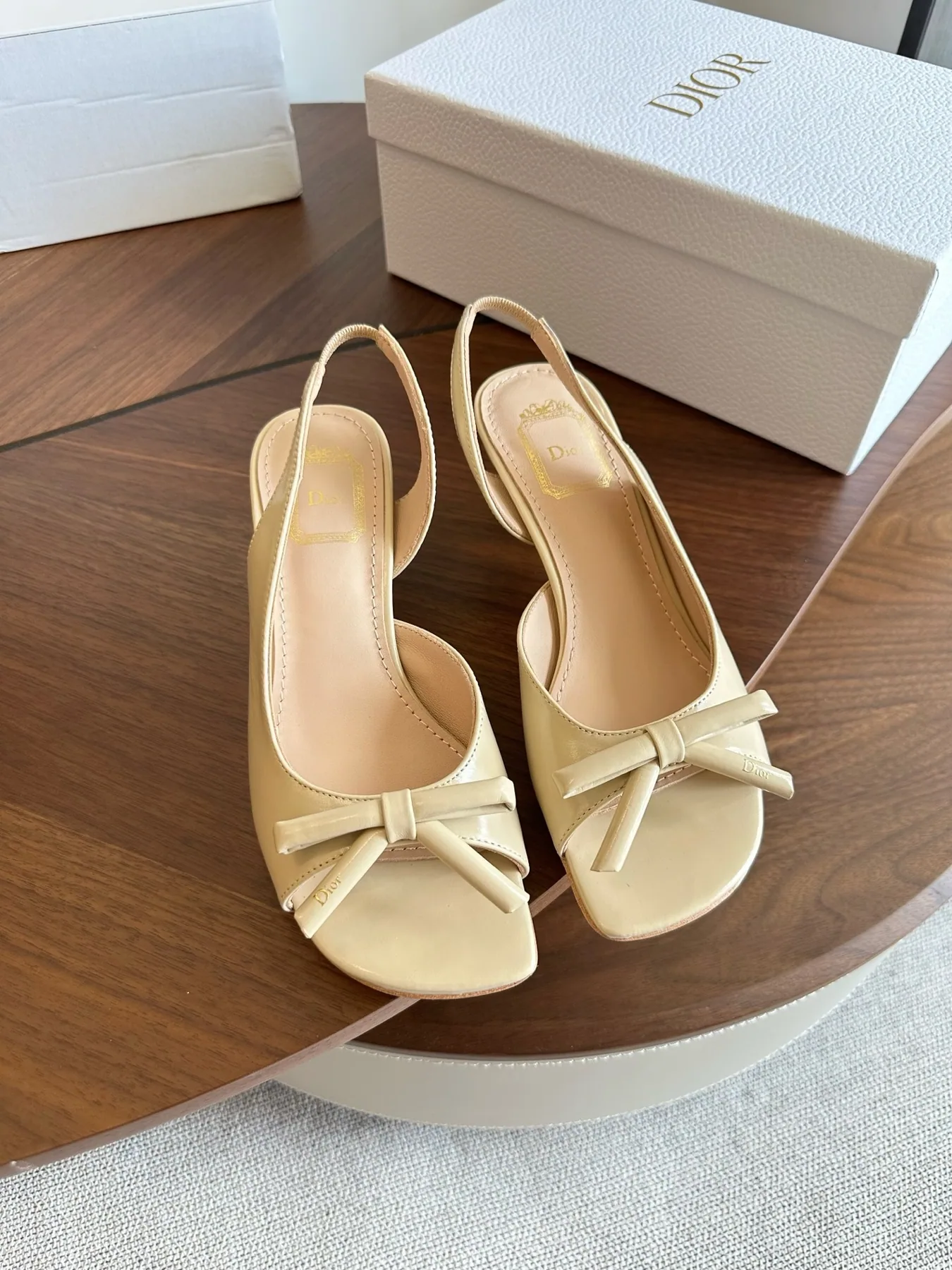 Dior mns0705 Bow Slingback Flats, source view 5, SKU mns0705