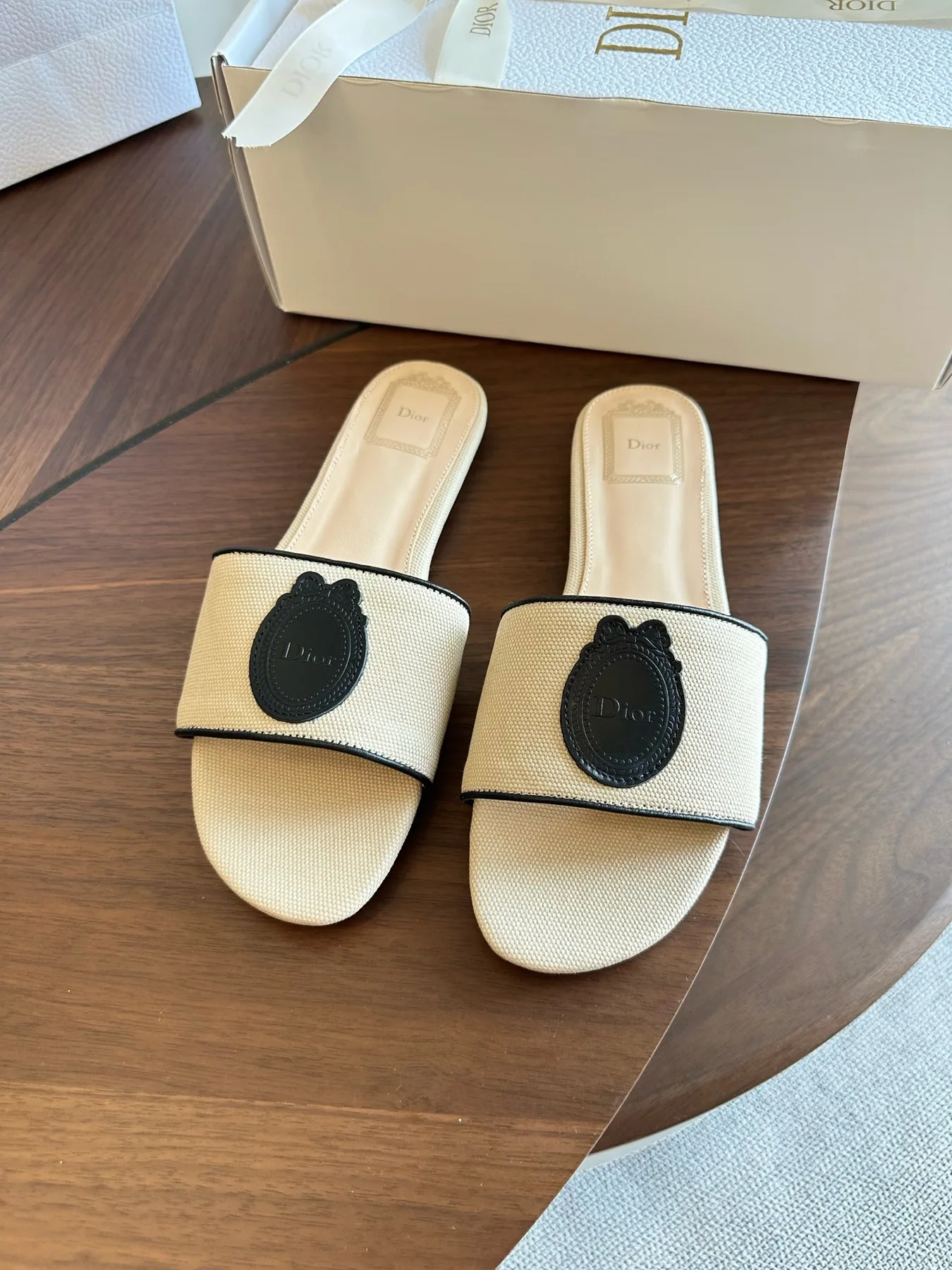 Dior sz35-39mns0706 Logo-Patch Slides, source view 1, SKU sz35-39mns0706