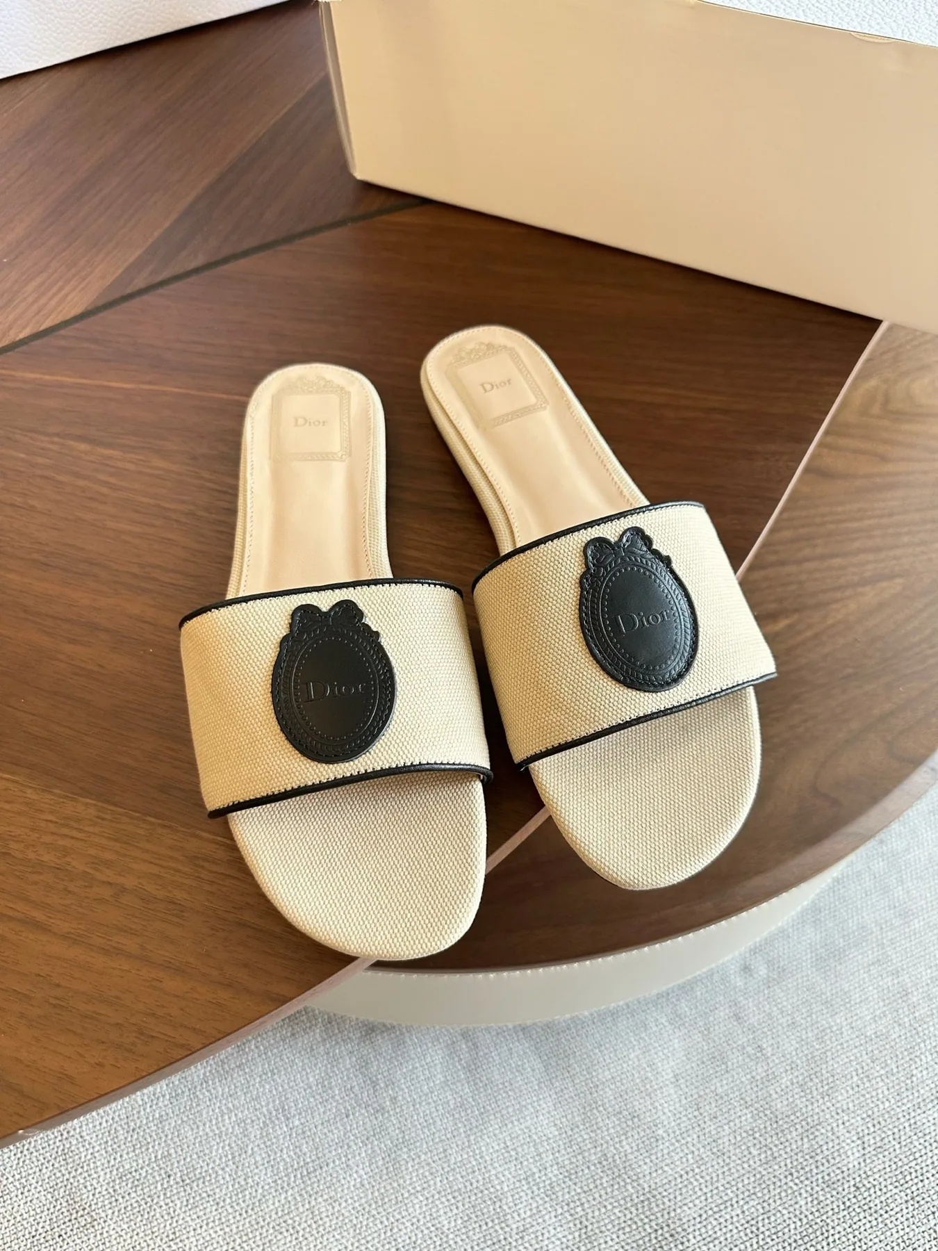 Dior sz35-39mns0706 Logo-Patch Slides, source view 2, SKU sz35-39mns0706