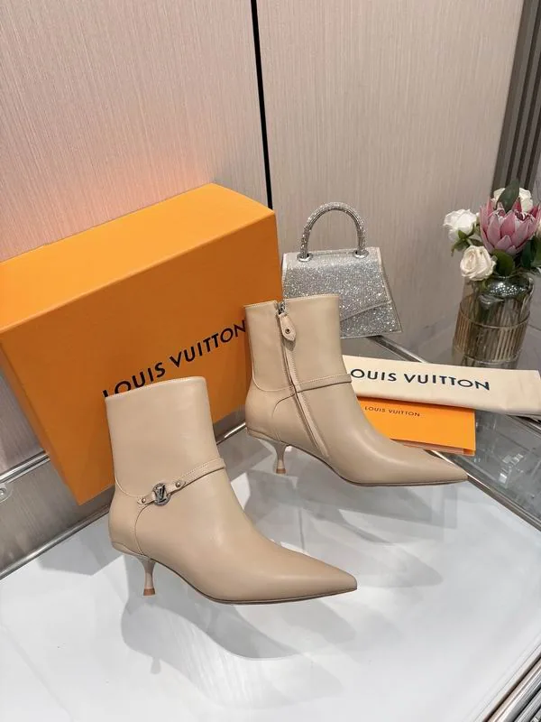 ON mns0702 Point-Toe High-Heel Ankle Boots, source view 3, SKU mns0702