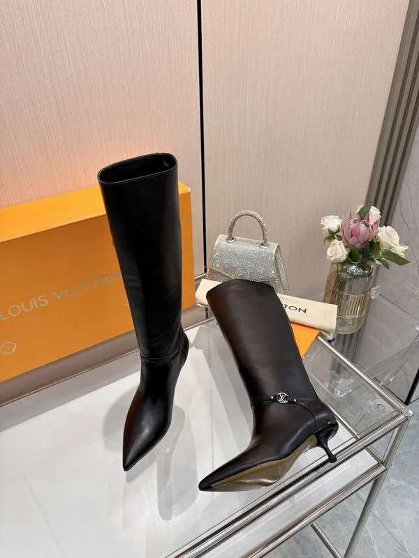 ON mns0704 Point-Toe Knee-High Heel Boots, source view 3, SKU mns0704