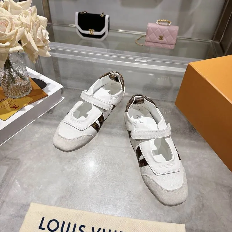 LV mns0601 Panelled Low-Top Sneakers, source view 3, SKU mns0601